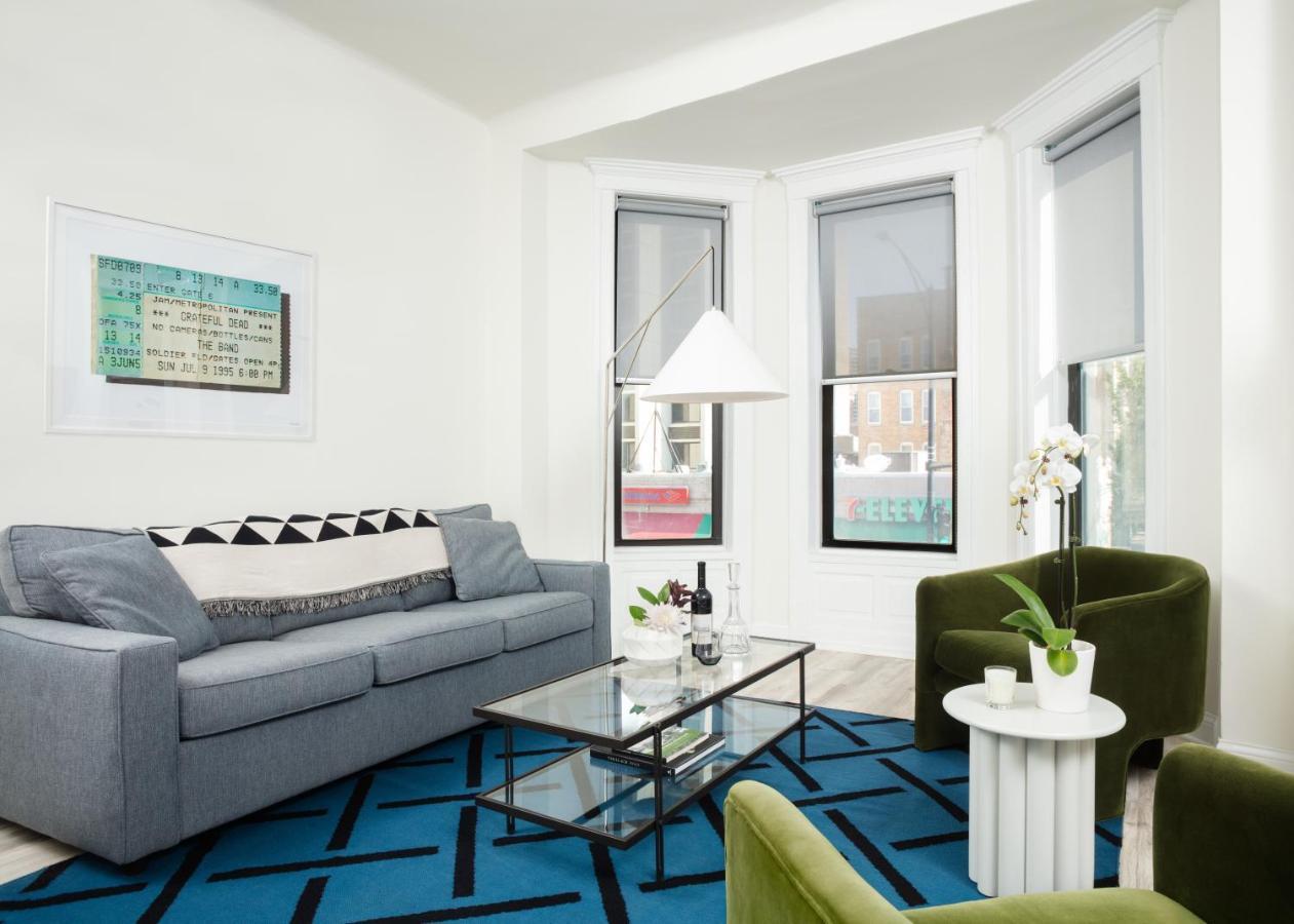 The Neighborhood Lincoln Park Apartment *