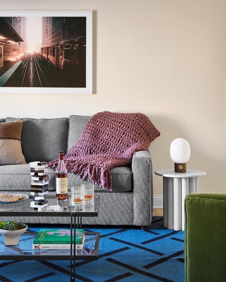 The Neighborhood Lincoln Park Apartment