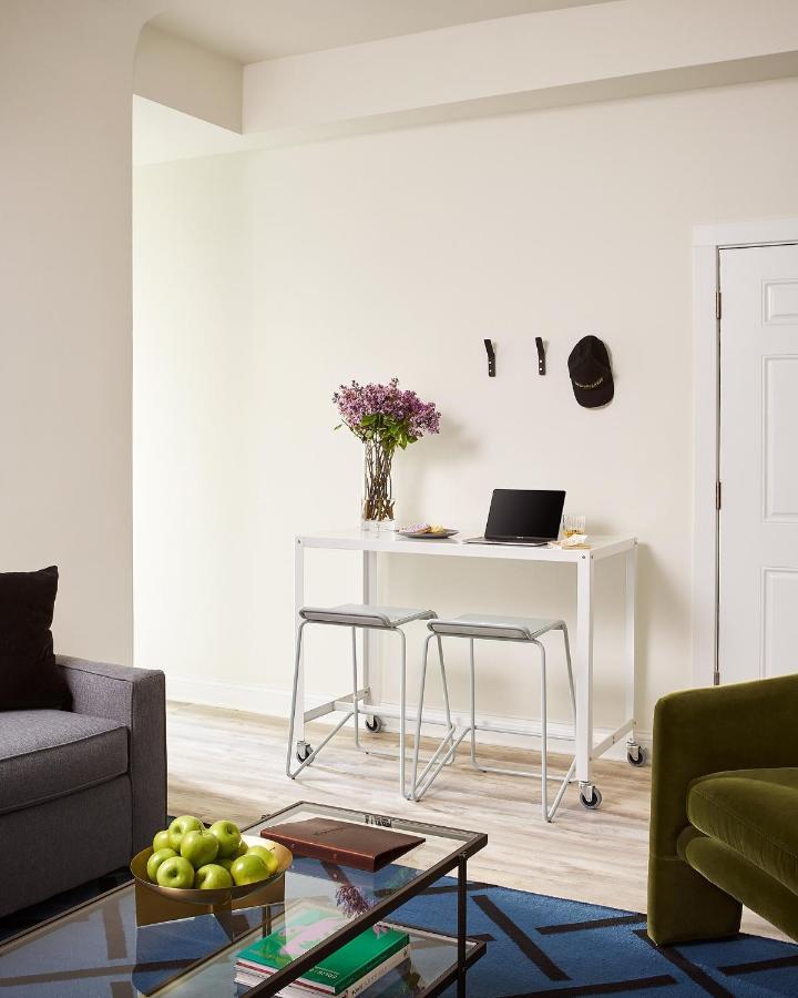 The Neighborhood Lincoln Park Apartment *